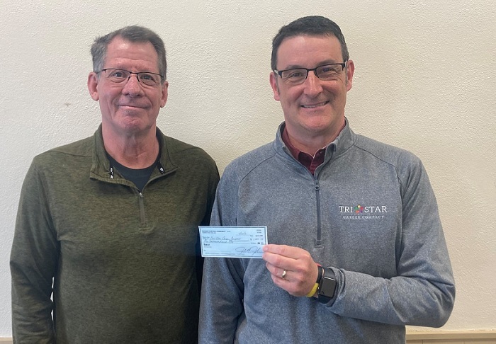 ﻿CCF Trustee John Morreale presents Tri Star Career Compact's Asst. Director, Brian Stetler with a $1,000 check.: Featured Image 1 